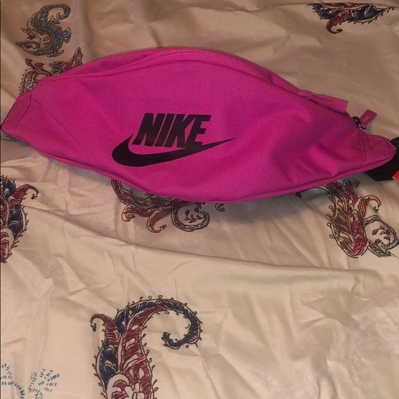 Nike Handbags - Nike Fanny Pack